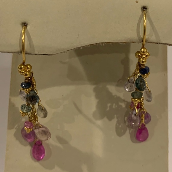 22 karat gold Laura Gibson earring - Picture 3 of 4